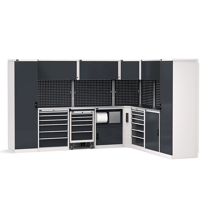 Arredo completo per officina Gear Garage